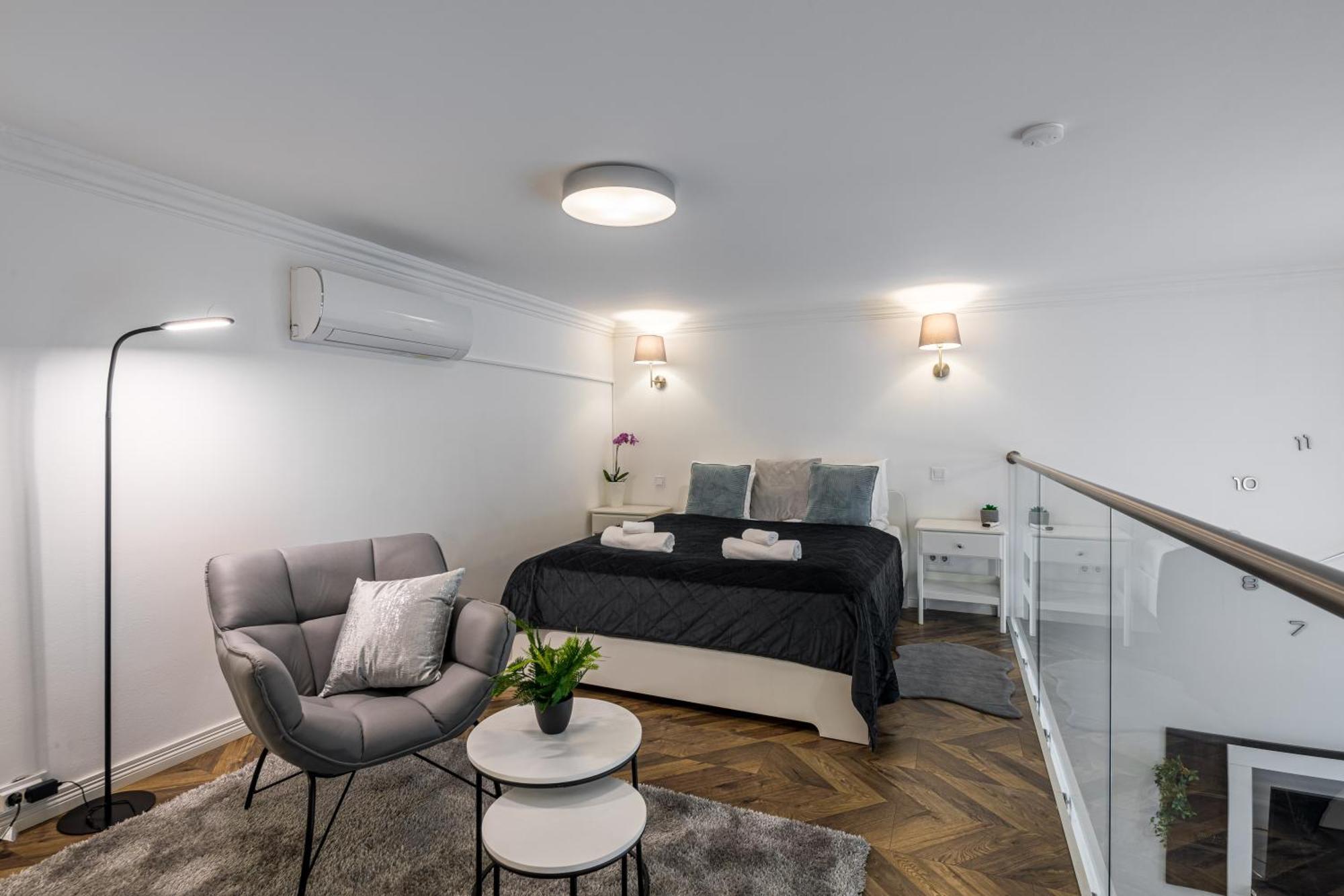 Riverside Apartament *